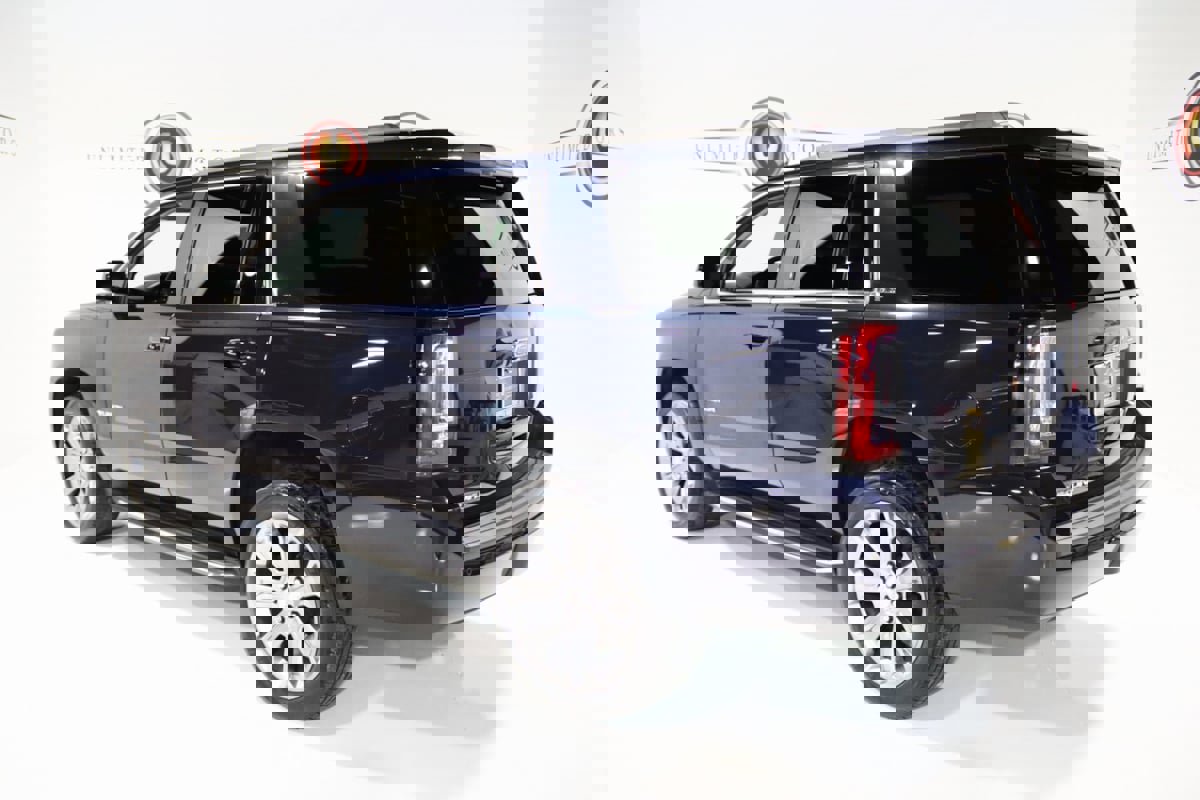 Used 2017 GMC Yukon SLT image 3