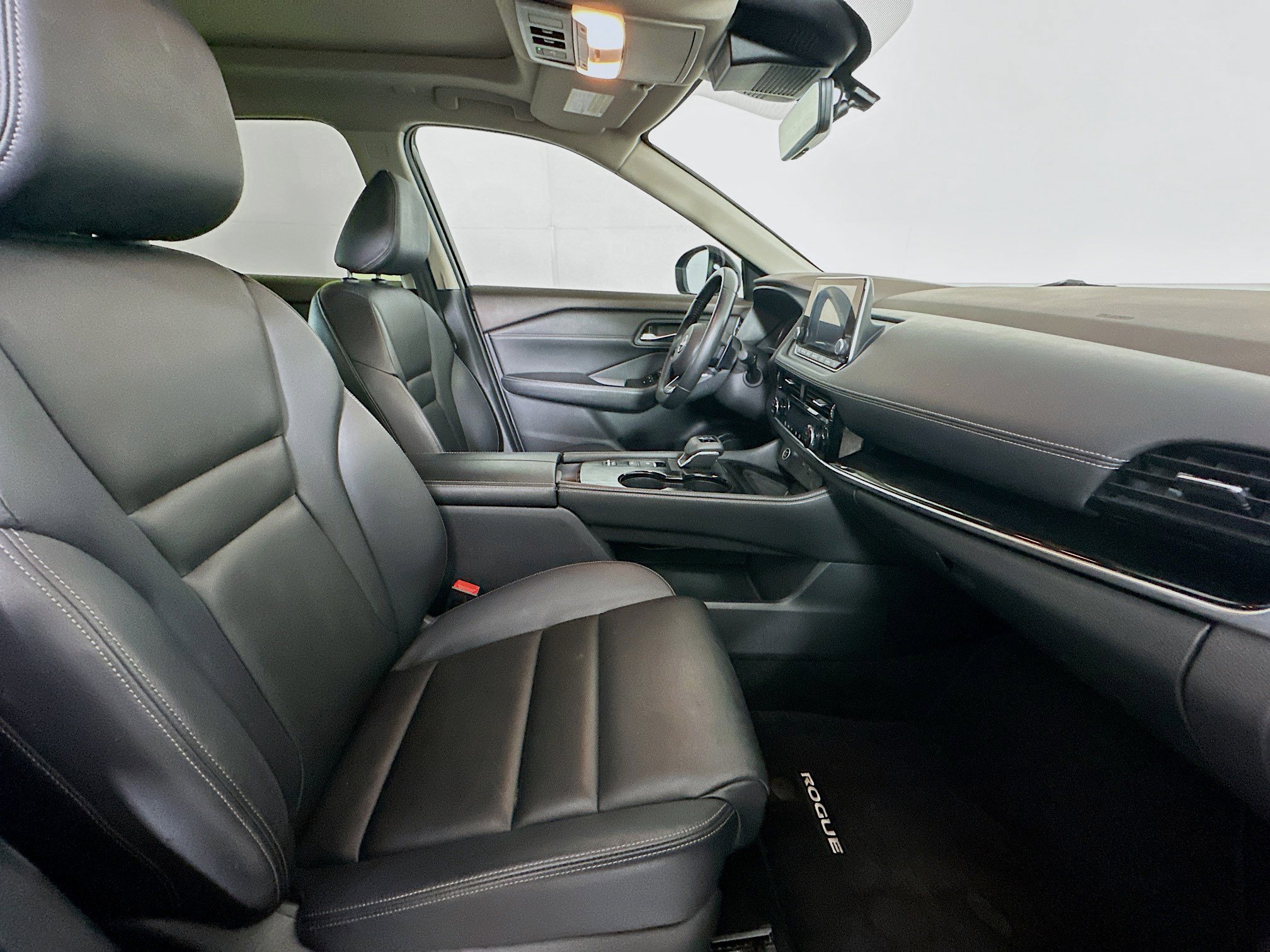 Used 2023 Nissan Rogue SL image 31