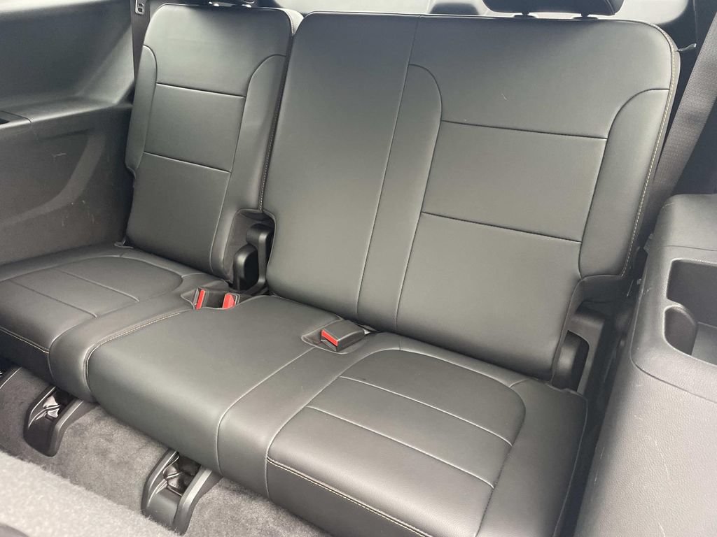 Used 2019 Chevrolet Traverse LT w/ LT Premium Package AWD/4WD image 13