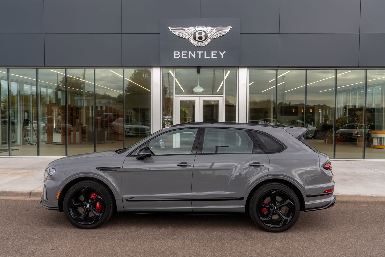 New 2025 Bentley Bentayga image 7