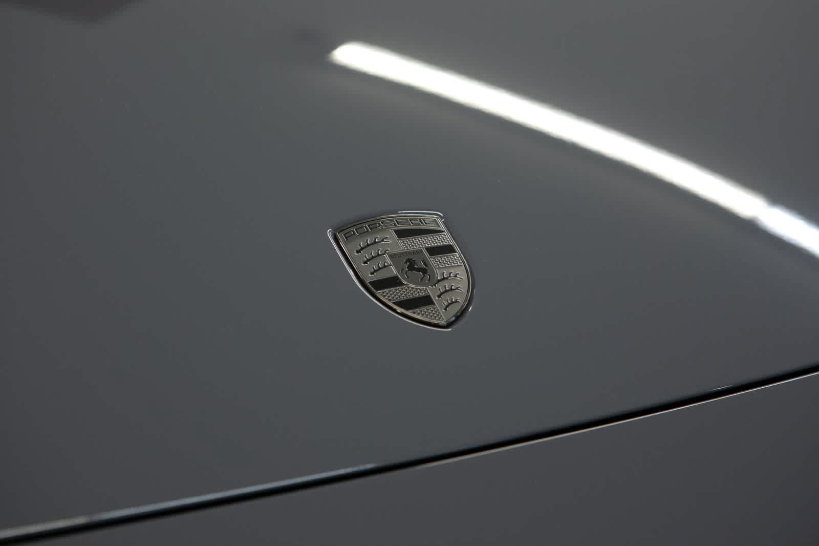 New 2026 Porsche Macan Turbo Electric AWD/4WD image 17