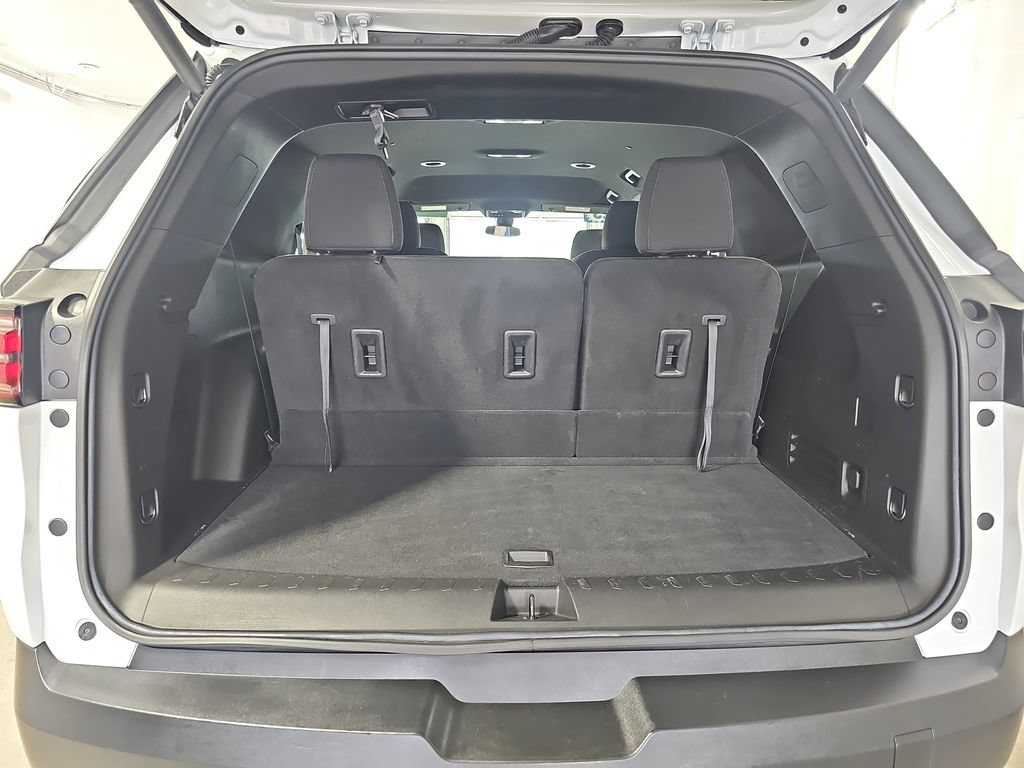 Certified 2023 Chevrolet Traverse LT w/ LPO, Floor Liner Package AWD/4WD image 17