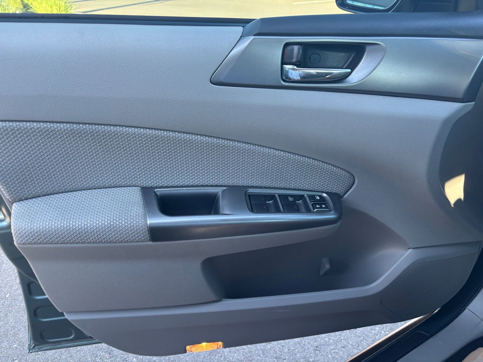 Used 2012 Subaru Forester 2.5X Premium w/ All-Weather Pkg AWD/4WD image 13