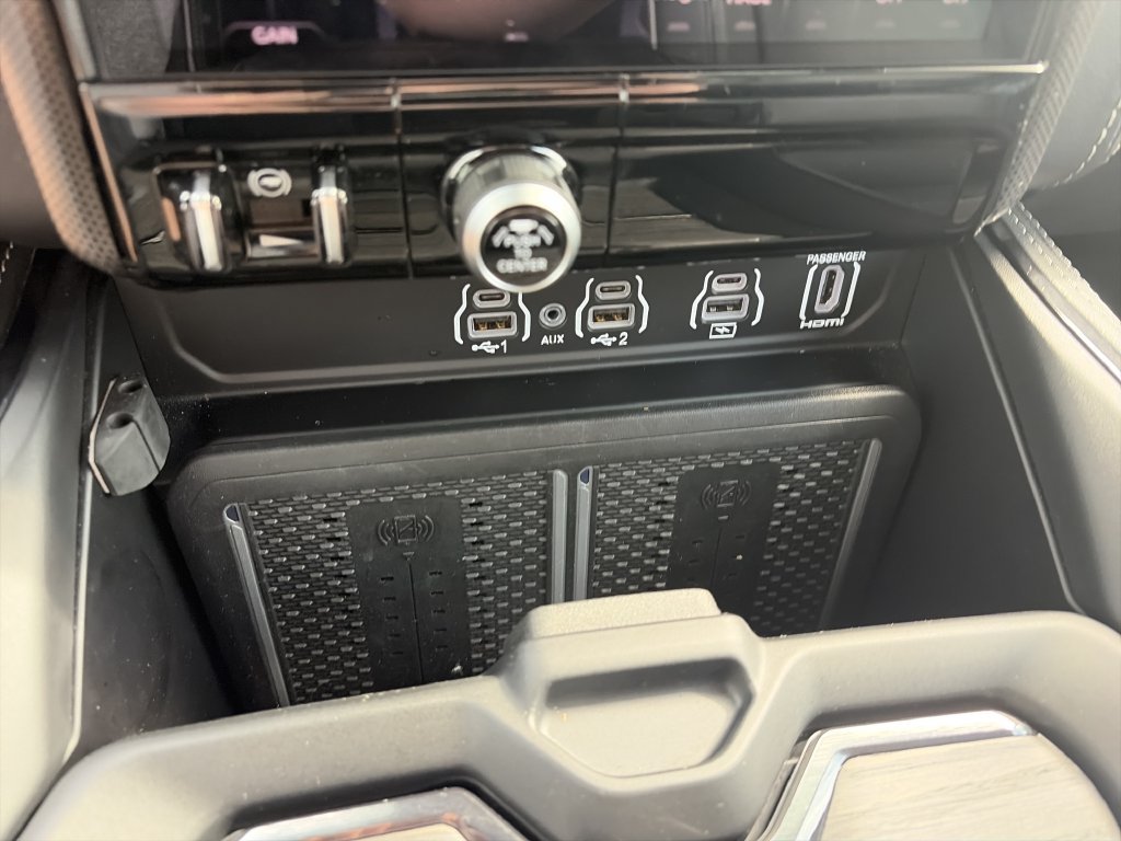 Used 2025 RAM 2500 Limited AWD/4WD image 24