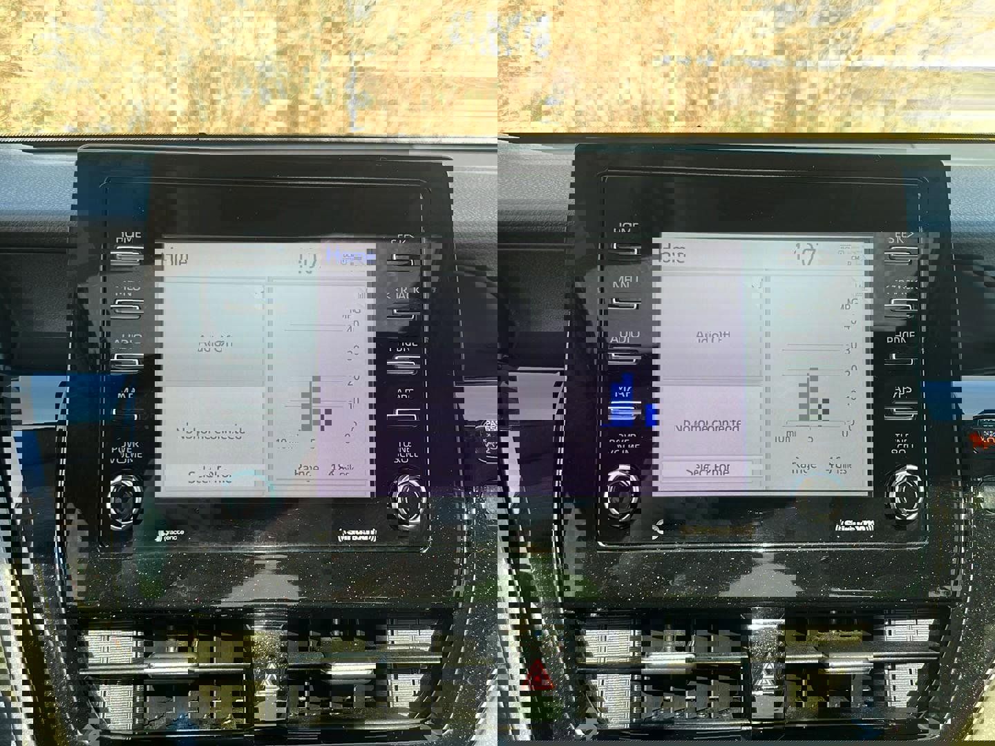 Used 2021 Toyota Camry SE w/ Cold Weather Package image 18