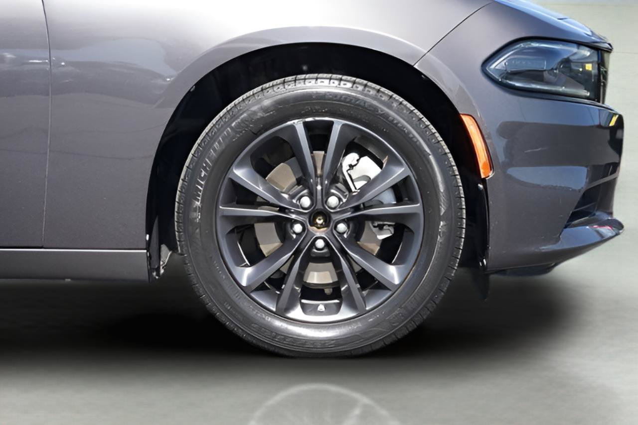Used 2022 Dodge Charger SXT w/ Blacktop Package AWD/4WD image 4