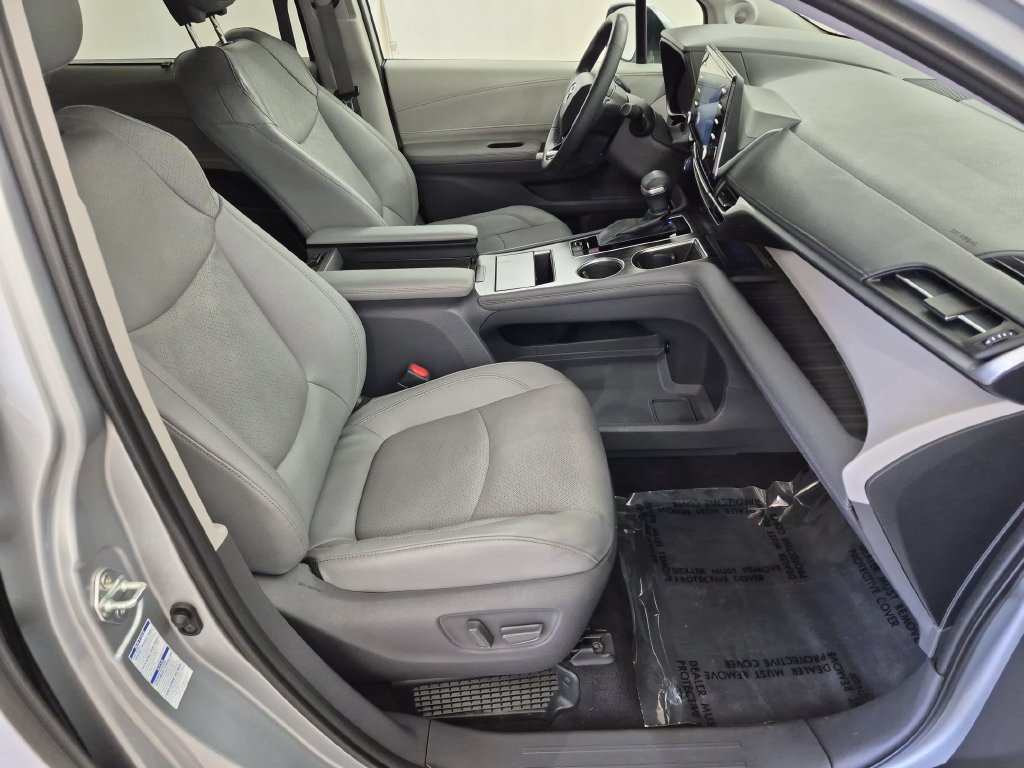 Used 2021 Toyota Sienna Limited AWD/4WD image 35