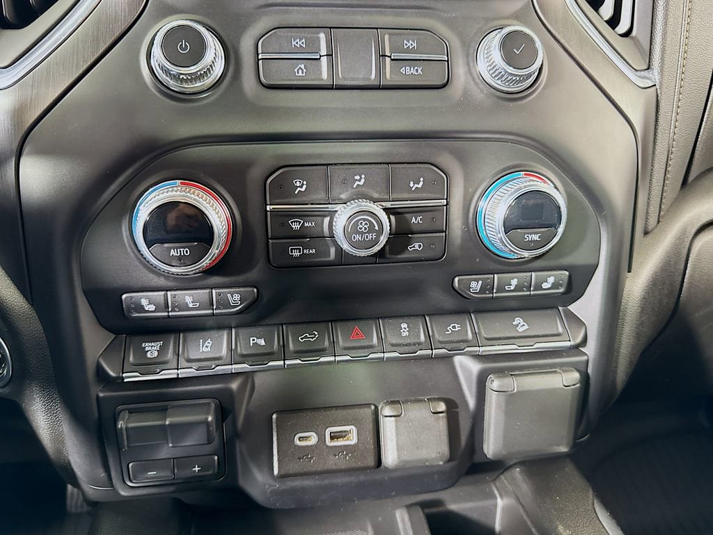 Used 2023 GMC Sierra 3500 AT4 w/ AT4 Premium Plus Package AWD/4WD image 23