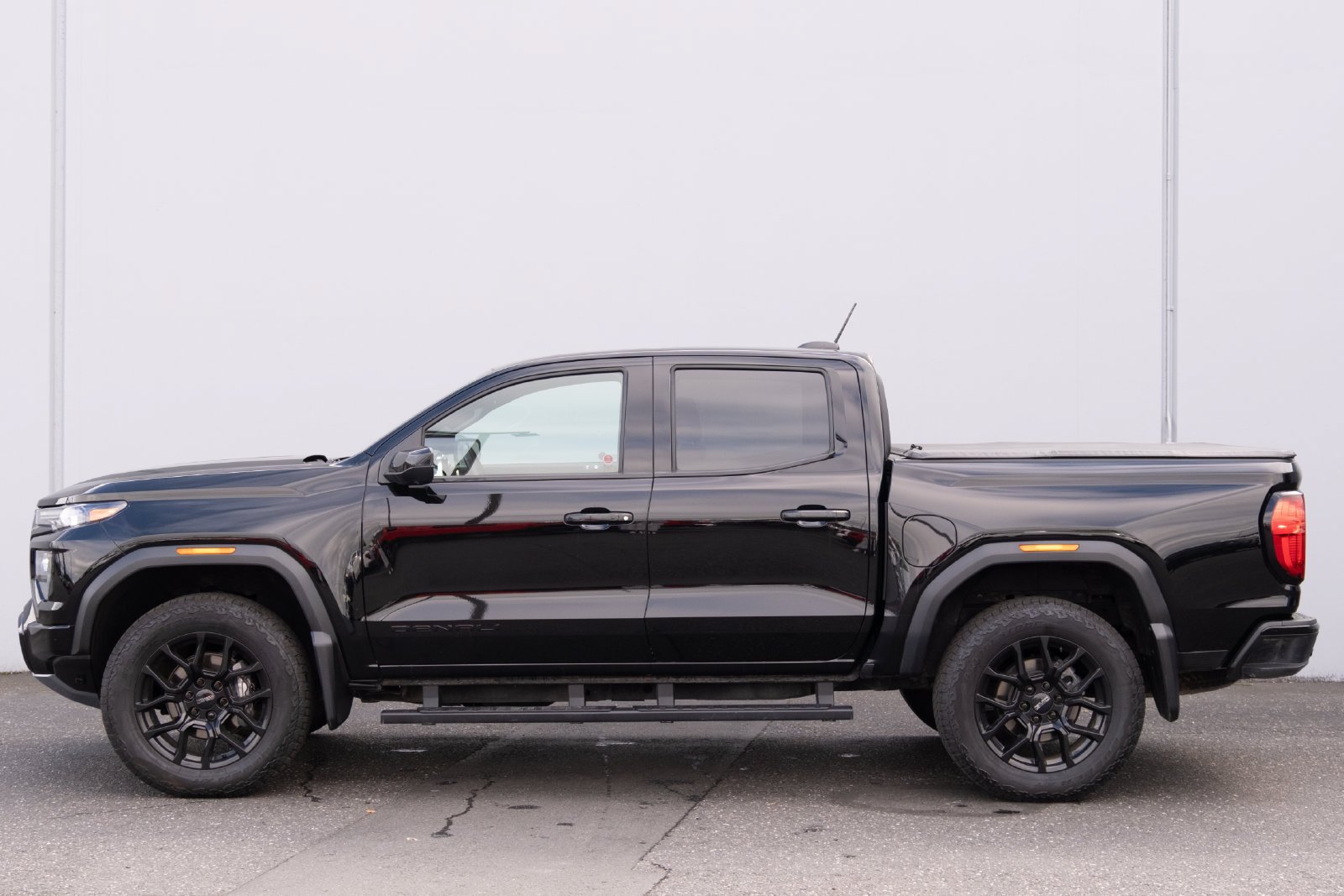 Used 2024 GMC Canyon Denali w/ LPO, Denali Black Edition AWD/4WD image 28