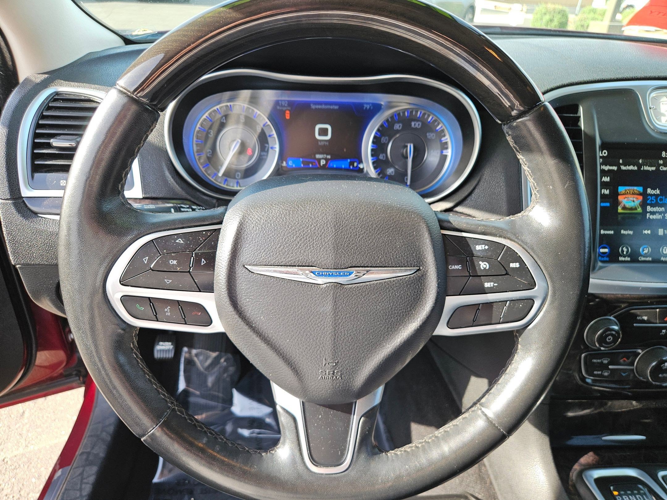 Used 2019 Chrysler 300 Limited image 14