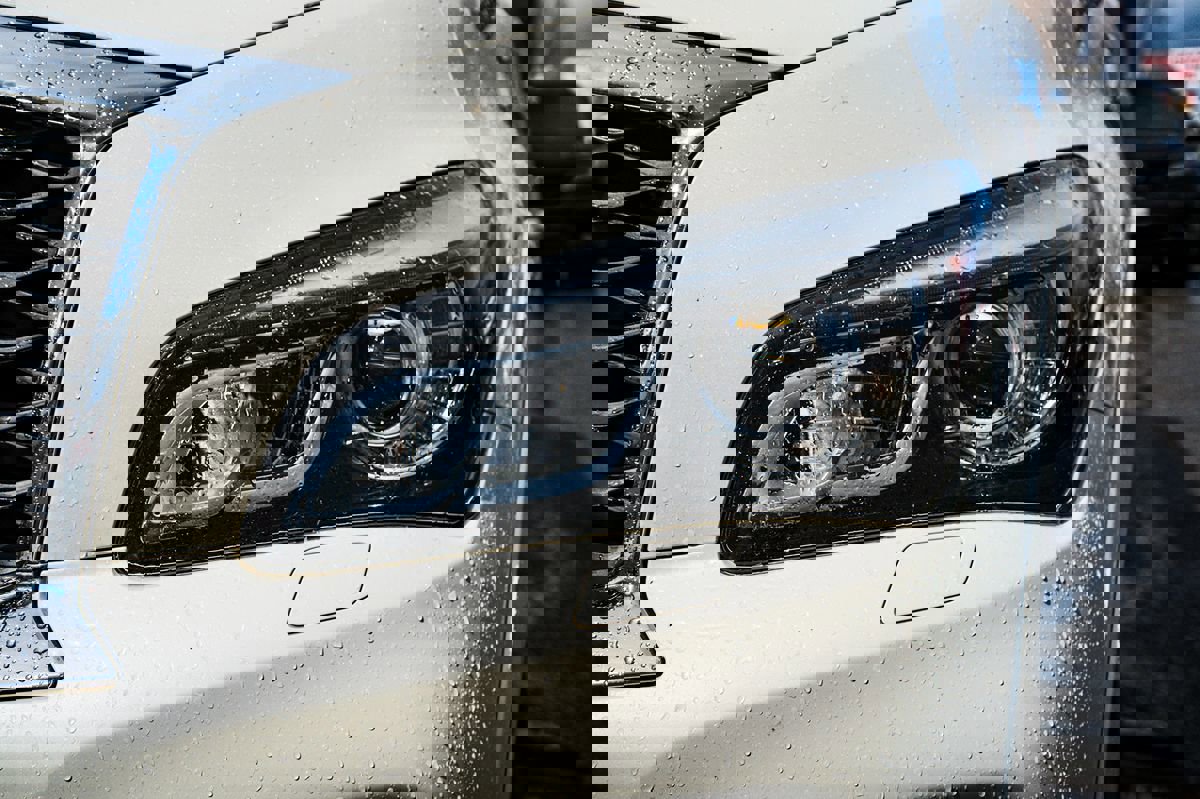 Used 2017 INFINITI QX80 4WD w/ Deluxe Technology Package image 7