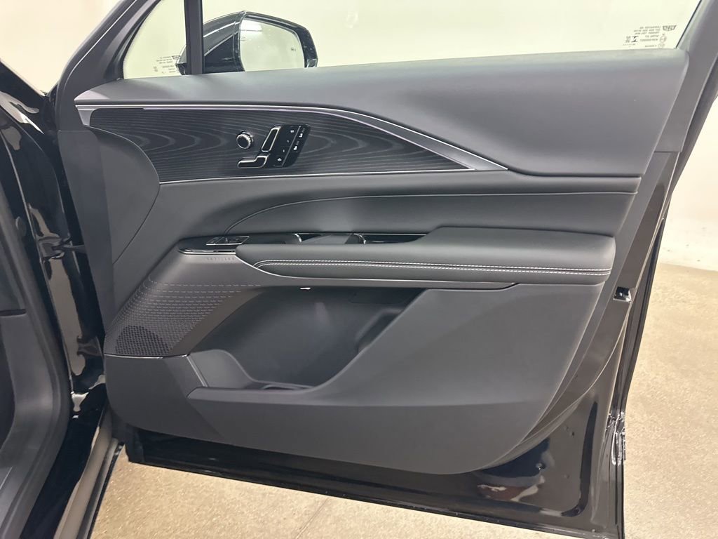 New 2026 Cadillac Lyriq Luxury image 17