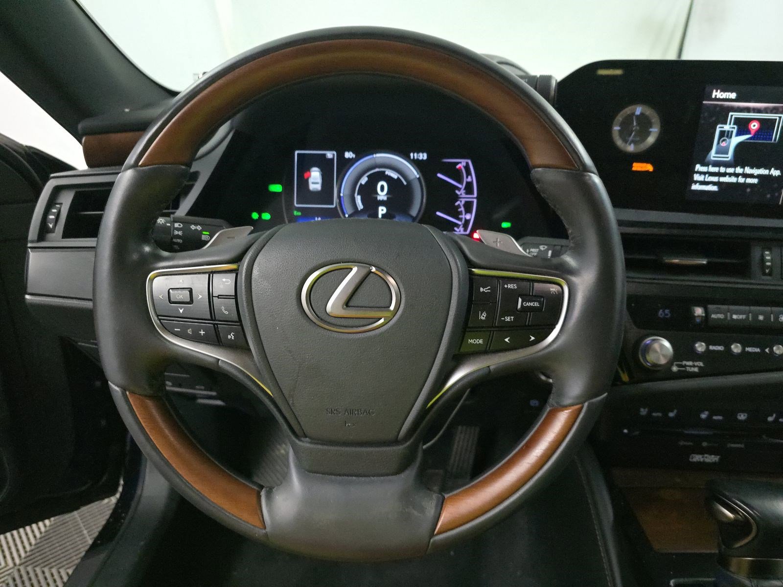 Used 2022 Lexus ES 300h w/ Luxury Package FWD image 10