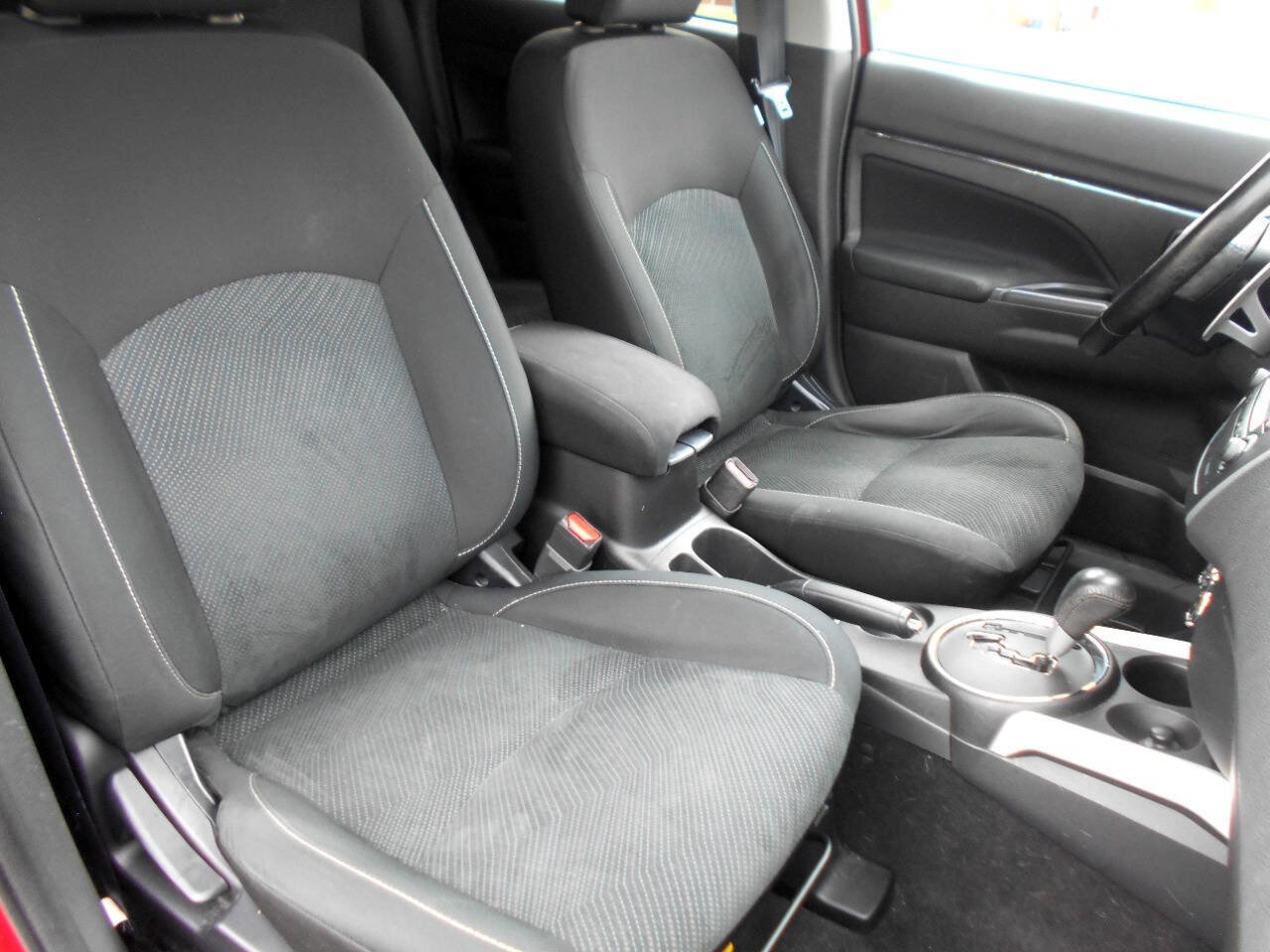 Used 2013 Mitsubishi Outlander Sport SE AWD/4WD image 23