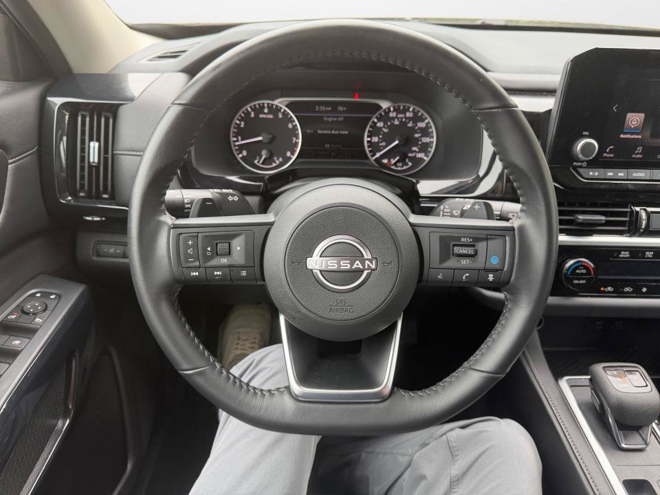 Certified 2025 Nissan Pathfinder SV FWD image 10