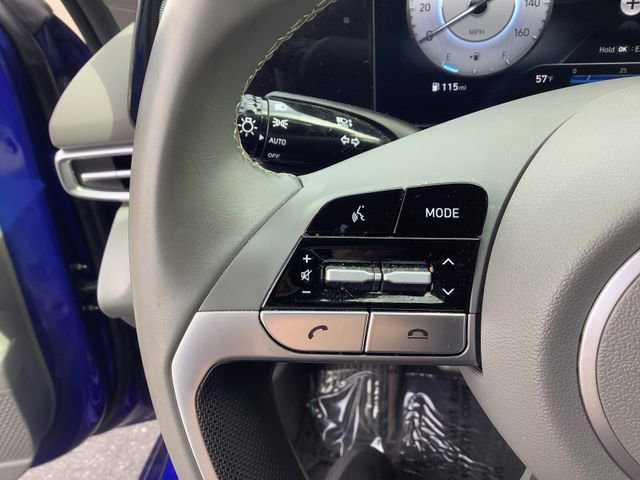 Used 2023 Hyundai Elantra SEL w/ Convenience Package image 13