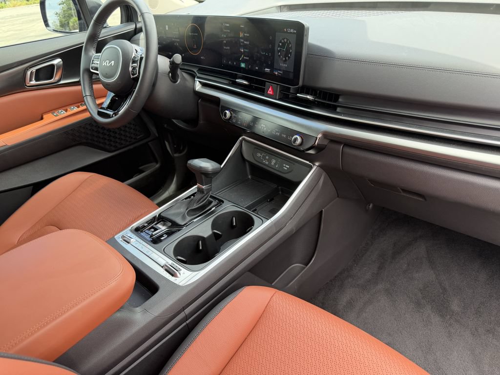 Certified 2026 Kia Carnival SX FWD image 15