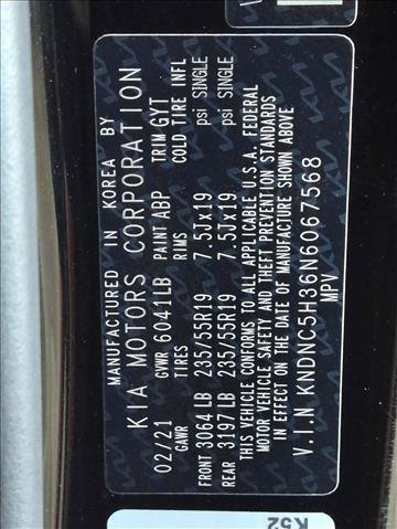 Used 2022 Kia Carnival EX FWD image 27