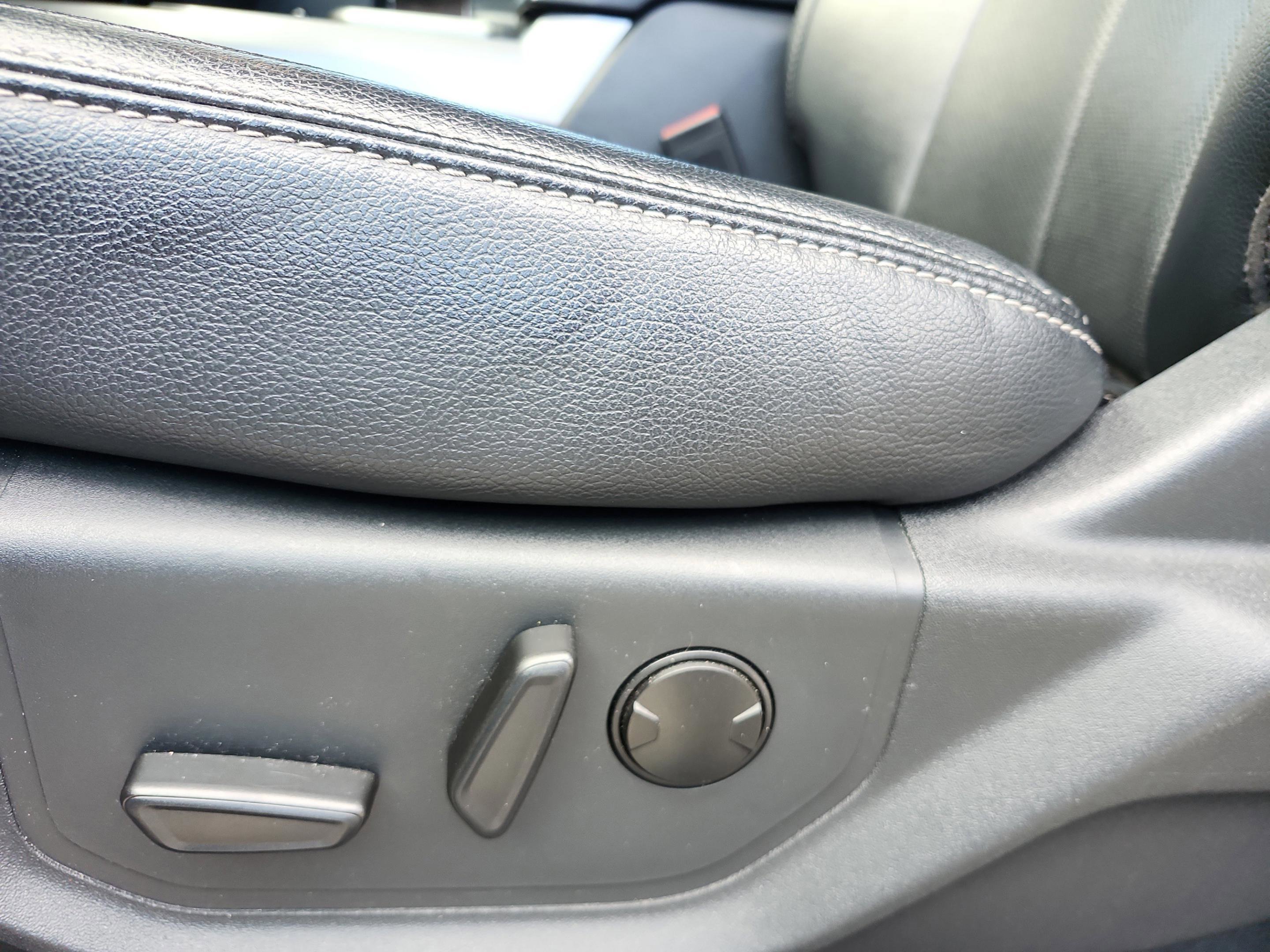 Used 2022 Ford F250 Lariat w/ Black Appearance Package image 17