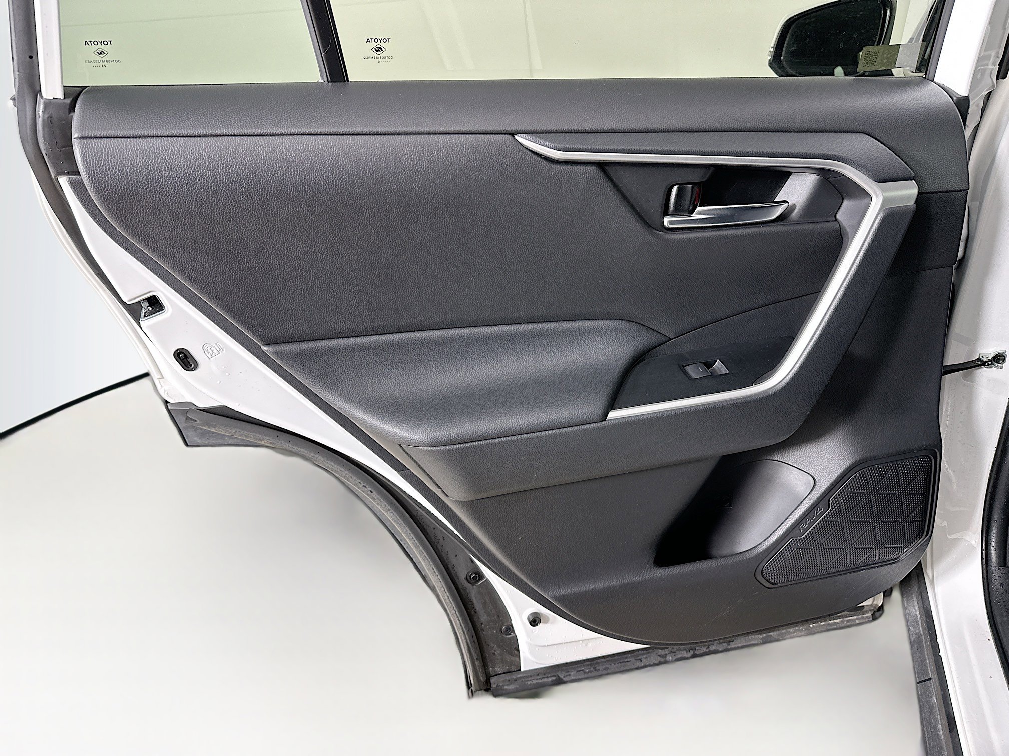 Used 2024 Toyota RAV4 XLE image 25