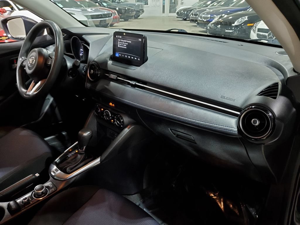 Used 2019 Toyota Yaris LE FWD image 14