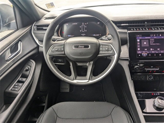 New 2025 Jeep Grand Cherokee L Laredo image 15