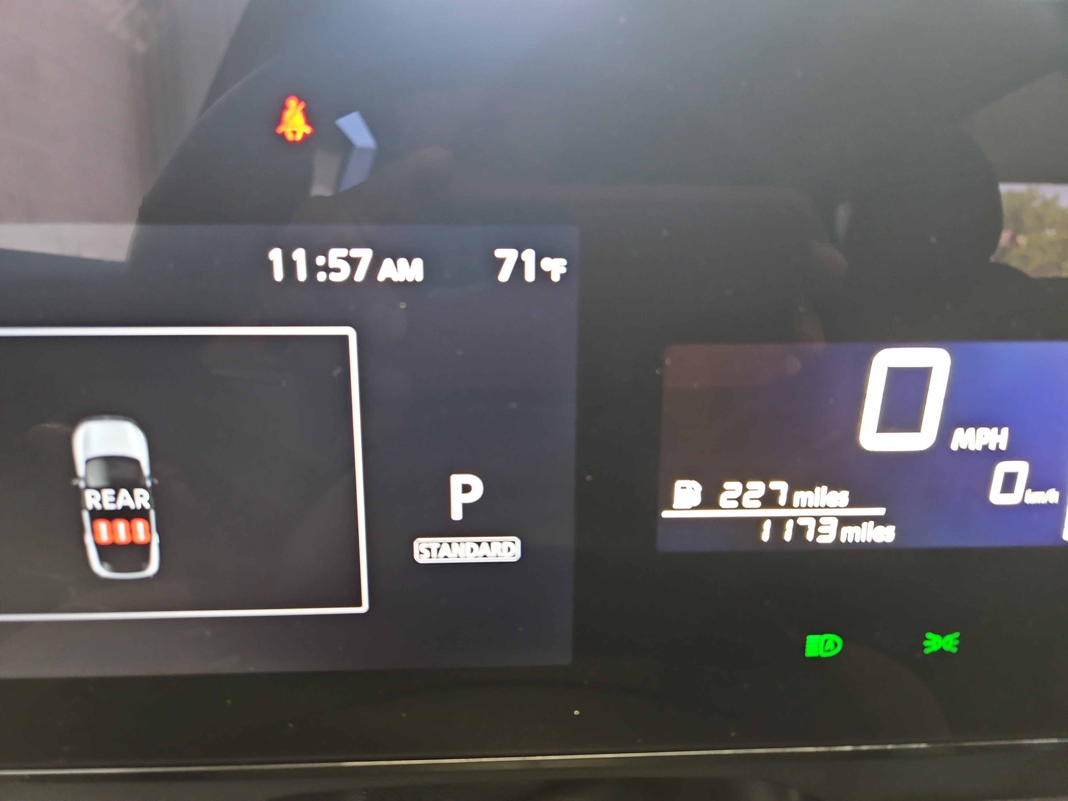 Used 2025 Nissan Kicks SV AWD/4WD image 13