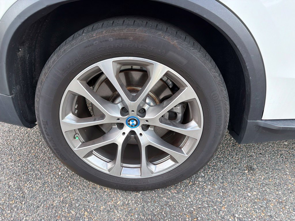 Used 2025 BMW X5 xDrive50e AWD/4WD image 24