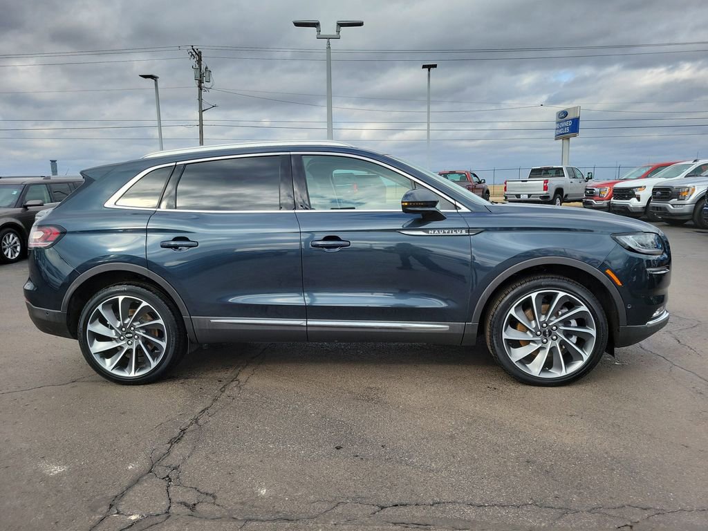 Certified 2023 Lincoln Nautilus Reserve w/ Equipment Group 202A image 3