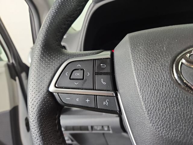 Used 2023 Toyota Sienna Limited FWD image 25