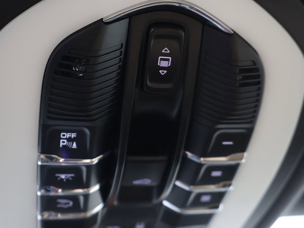 Used 2022 Porsche Macan image 50