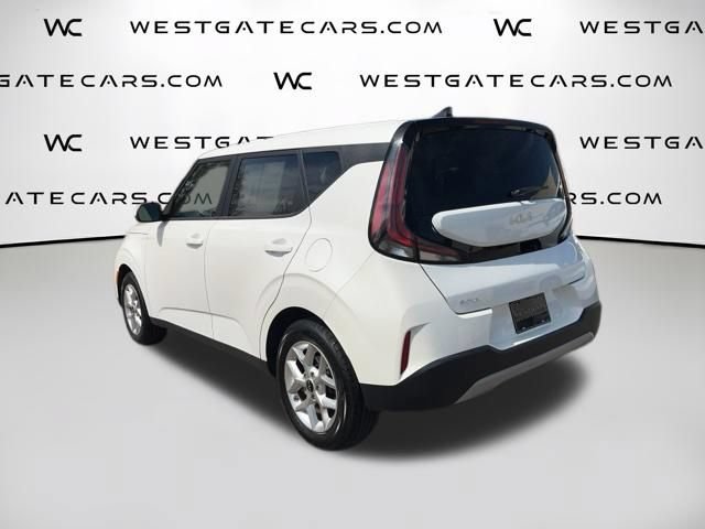 Used 2024 Kia Soul LX w/ Option Group 015 FWD image 10