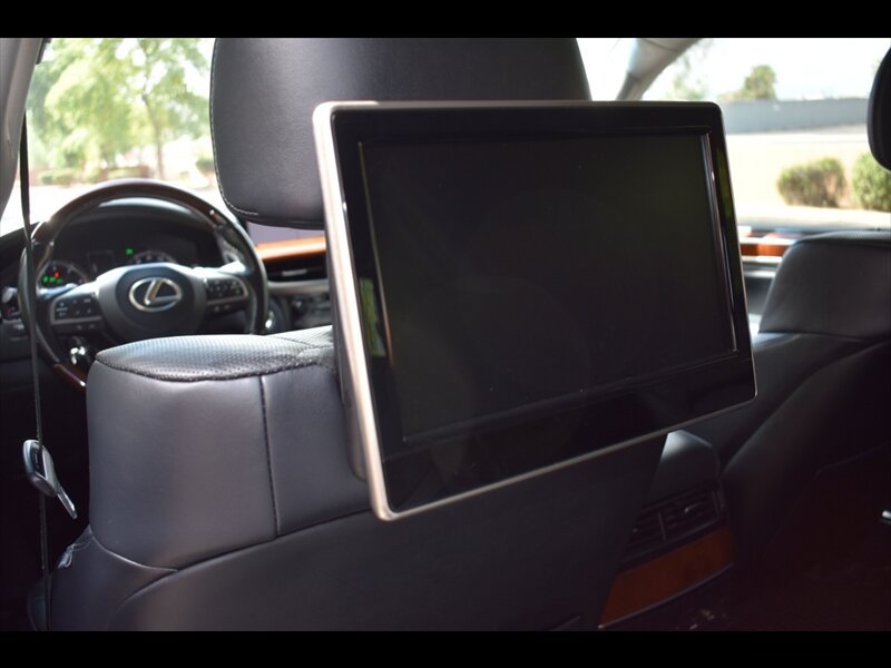 Used 2018 Lexus LX 570 4WD w/ Luxury Package image 22