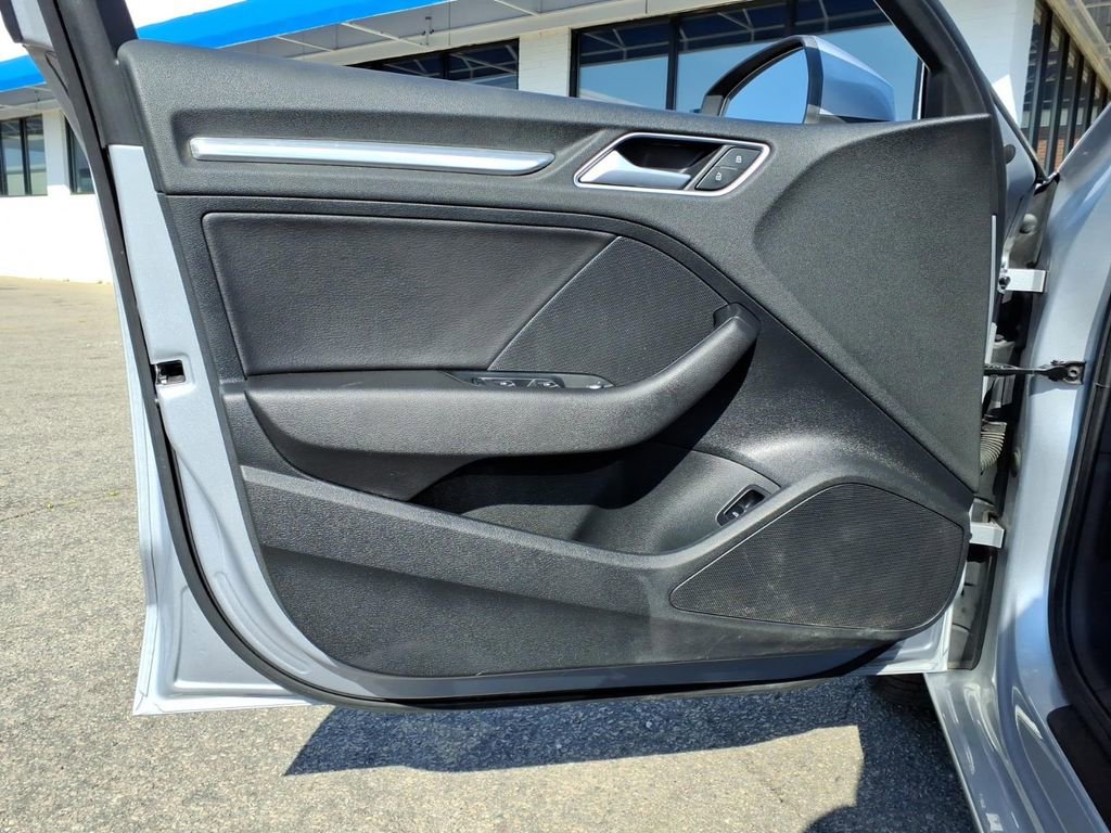 Used 2015 Audi A3 TDI Premium Plus w/ Premium Plus Package FWD image 9