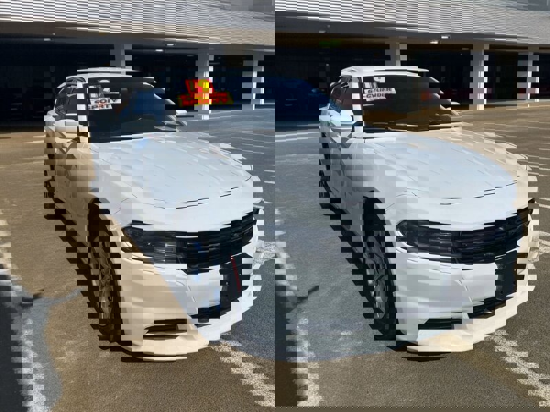 Used 2019 Dodge Charger SXT image 1