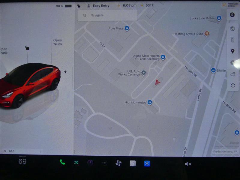 Used 2023 Tesla Model 3 Standard Range image 9