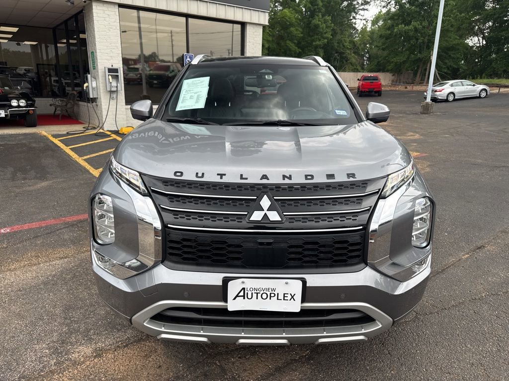 Used 2023 Mitsubishi Outlander SEL FWD image 3