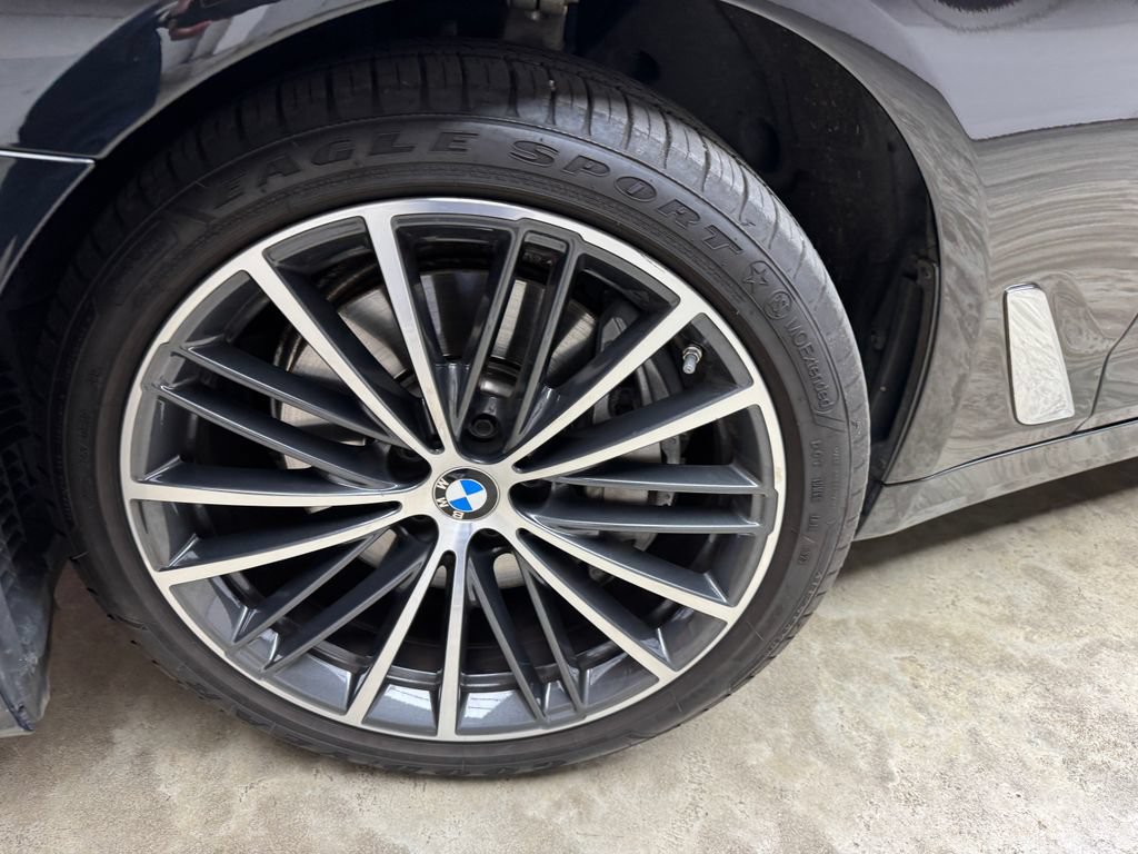 Used 2023 BMW 540i xDrive AWD/4WD image 28
