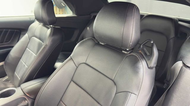 Used 2022 Ford Mustang Premium RWD image 23