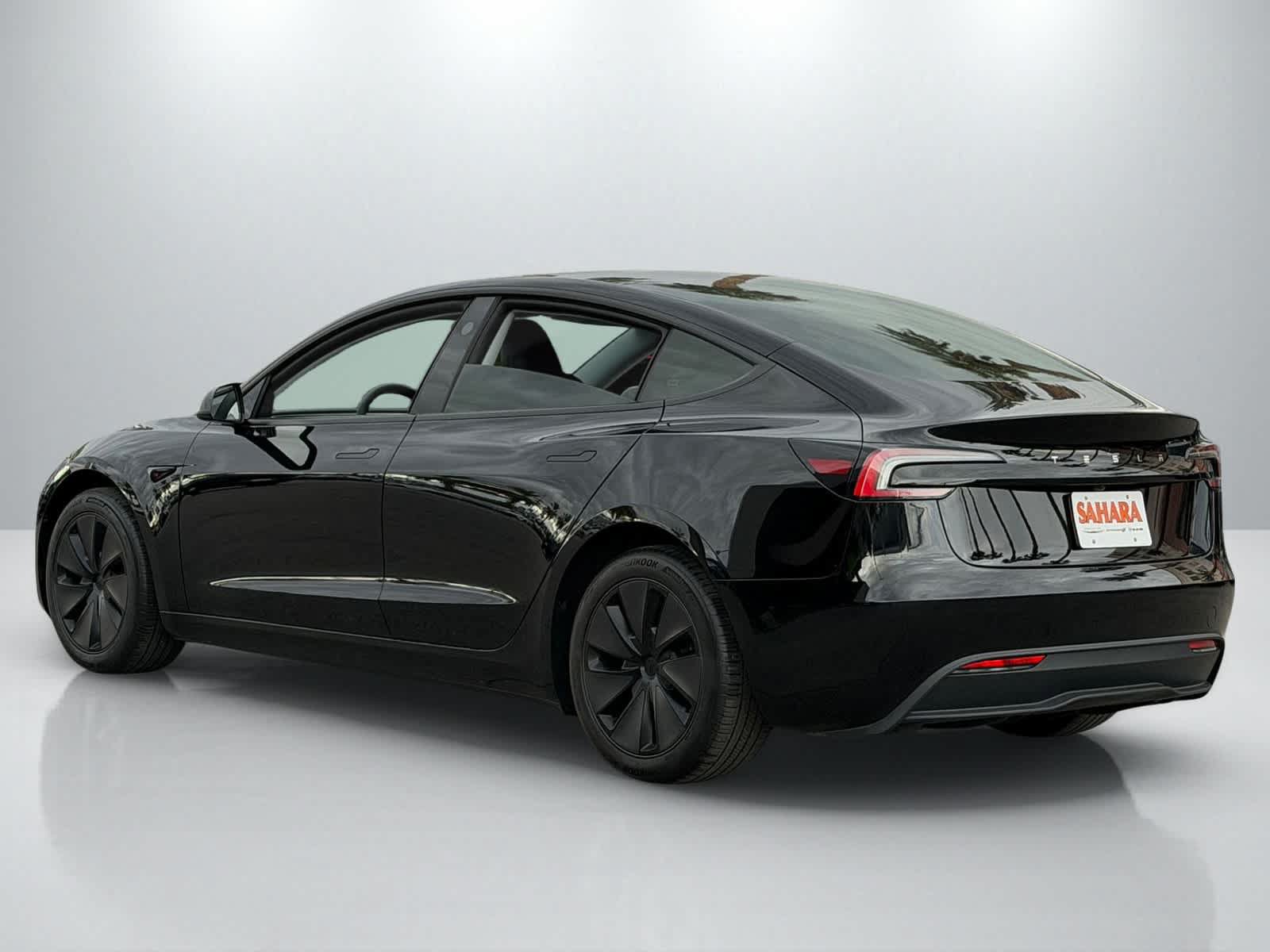 Used 2024 Tesla Model 3 Standard Range RWD image 4