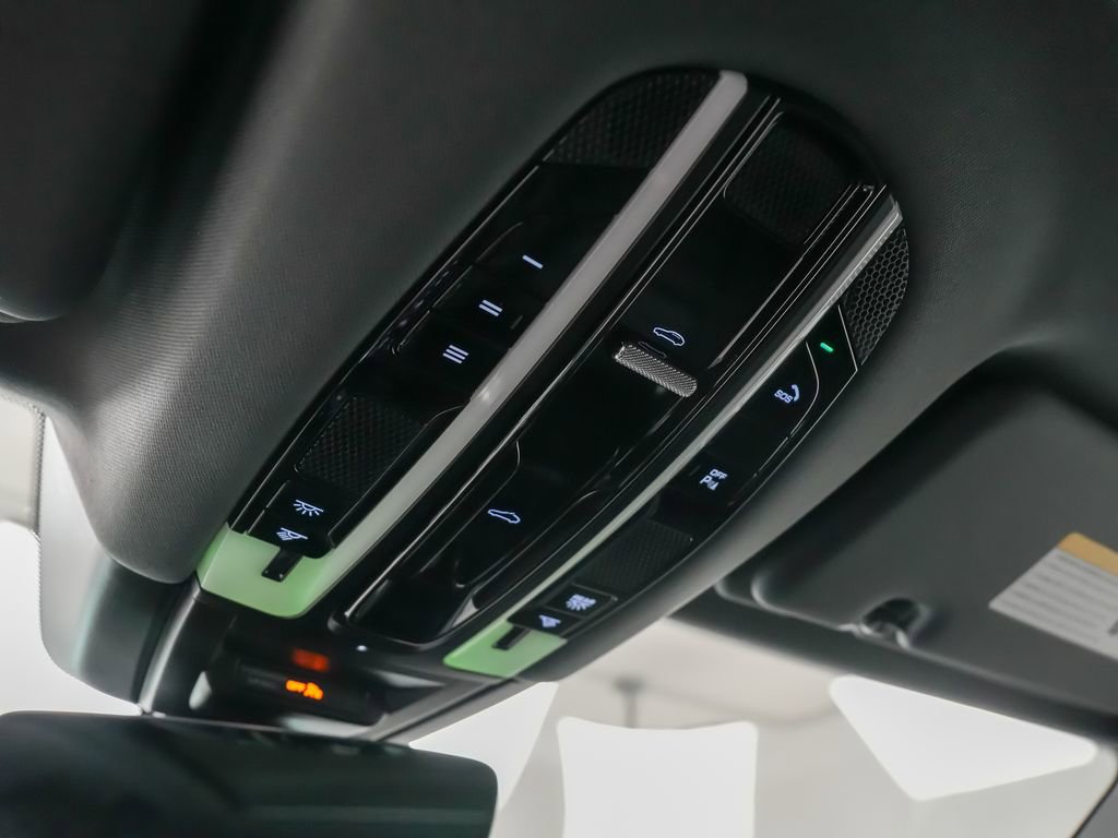 Certified 2023 Porsche Cayenne w/ Premium Package AWD/4WD image 28