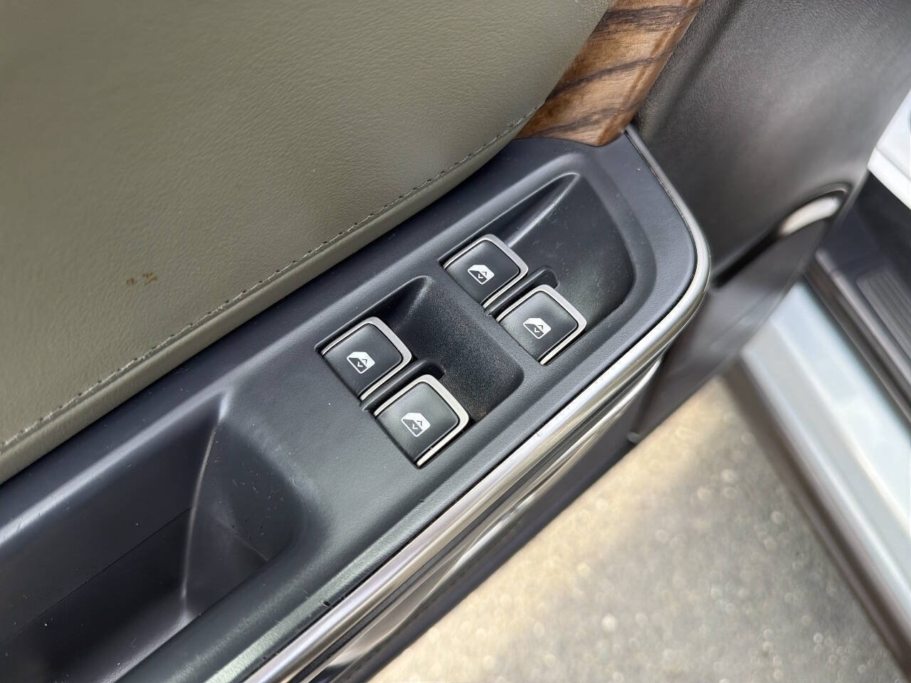 Used 2022 Rivian R1T Adventure AWD/4WD image 23
