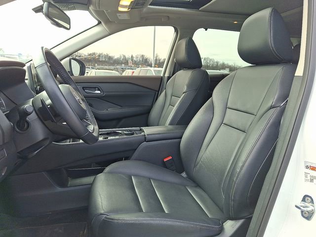 Used 2023 Nissan Rogue SL w/ SL Premium Package image 9