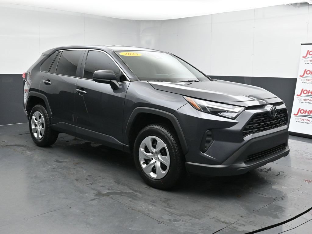 Used 2023 Toyota RAV4 LE video 2