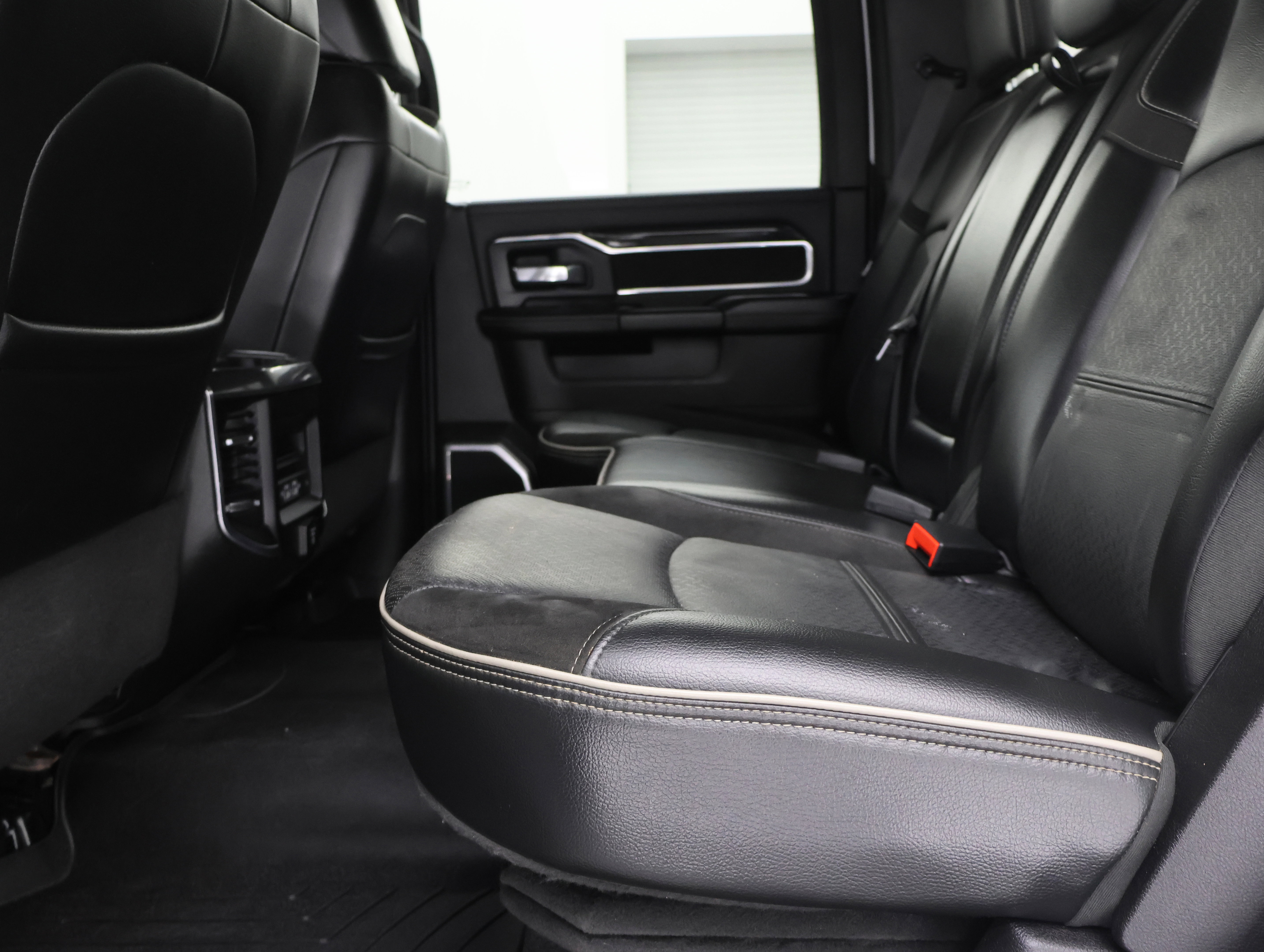 Used 2022 RAM 2500 Laramie image 9