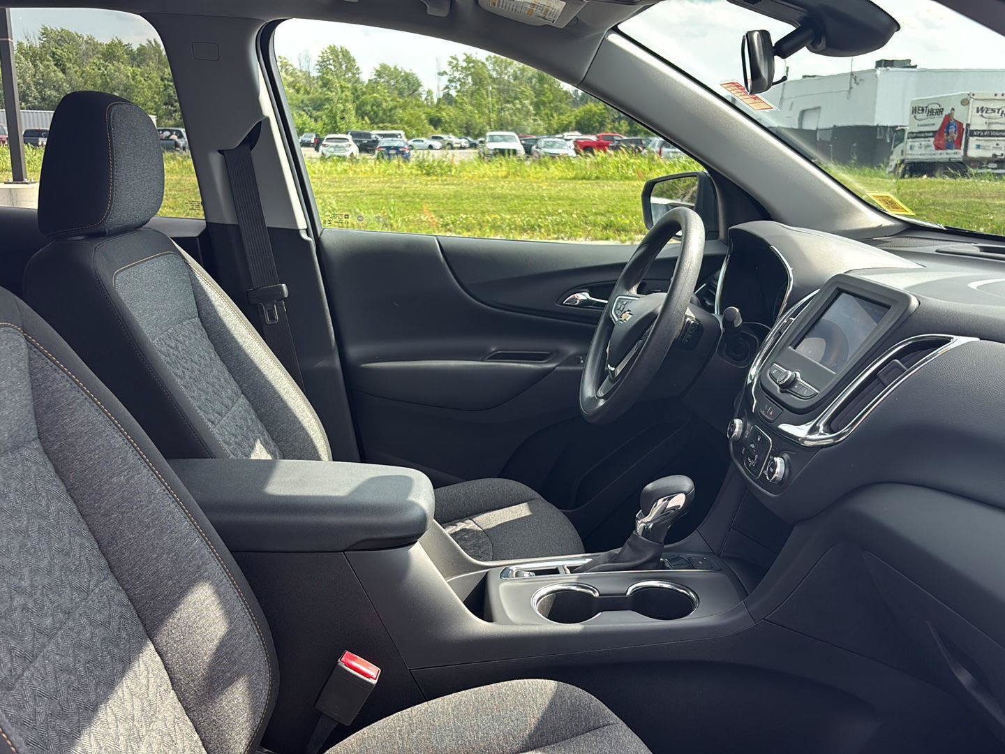 Used 2023 Chevrolet Equinox LT AWD/4WD image 34