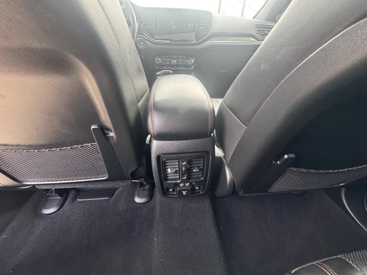 Used 2025 Dodge Durango R/T AWD/4WD image 24