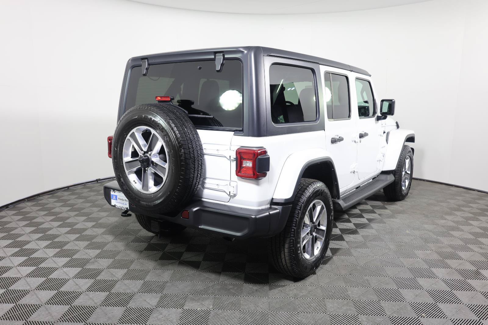 Used 2023 Jeep Wrangler Unlimited Sahara w/ LED Lighting Group AWD/4WD image 5