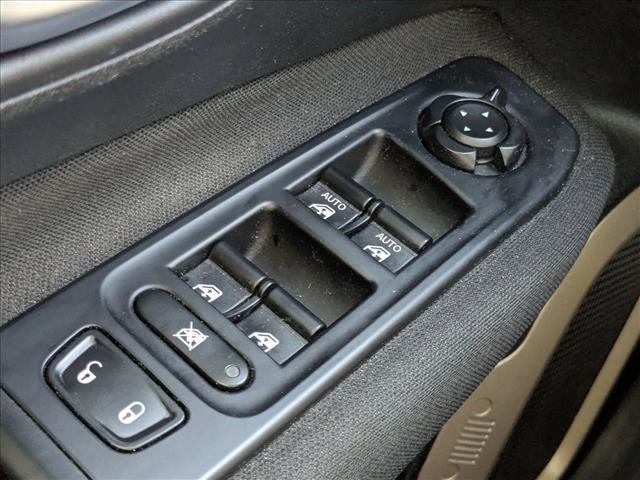 Used 2017 Jeep Renegade Latitude w/ Popular Equipment Group image 13