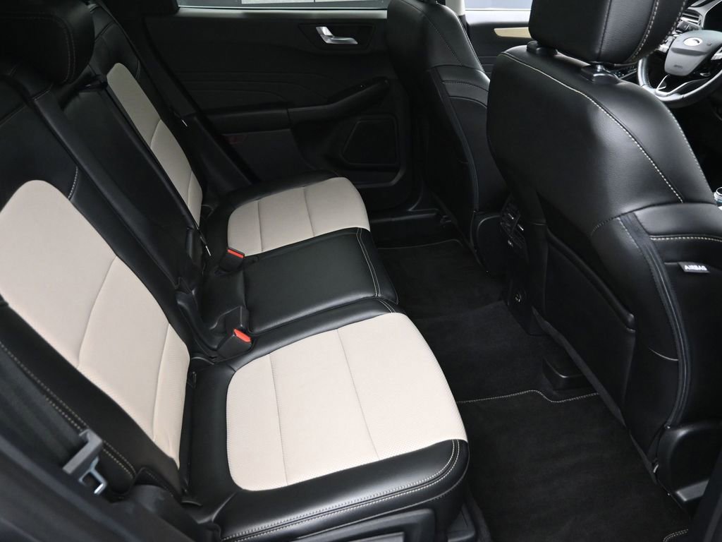 Used 2022 Ford Escape Titanium w/ Titanium Elite Package AWD/4WD image 10